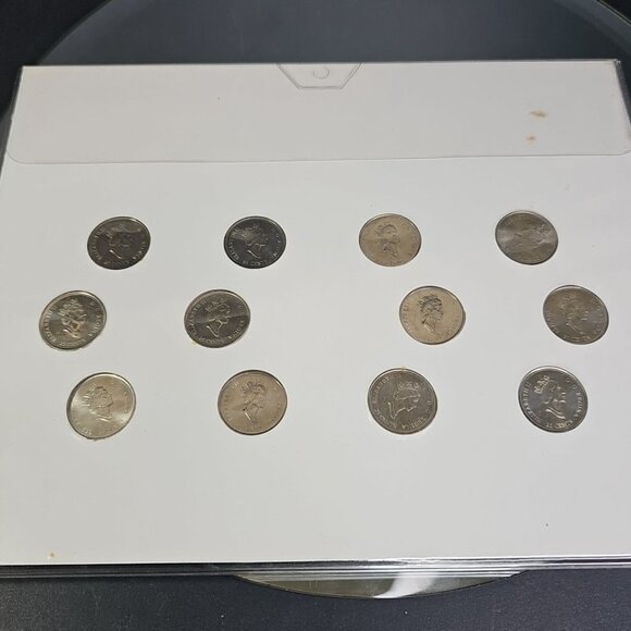 2000 CANADA MILLENNIUM QUARTERS UNC SET OF 12 COINS Gift Set - Picture 3 of 11